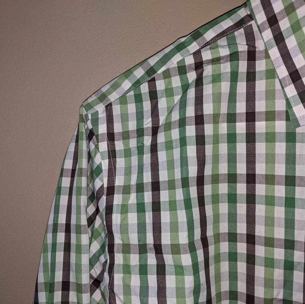 Banana Republic Men's XL Plaid Button Down - Picture 3 of 8
